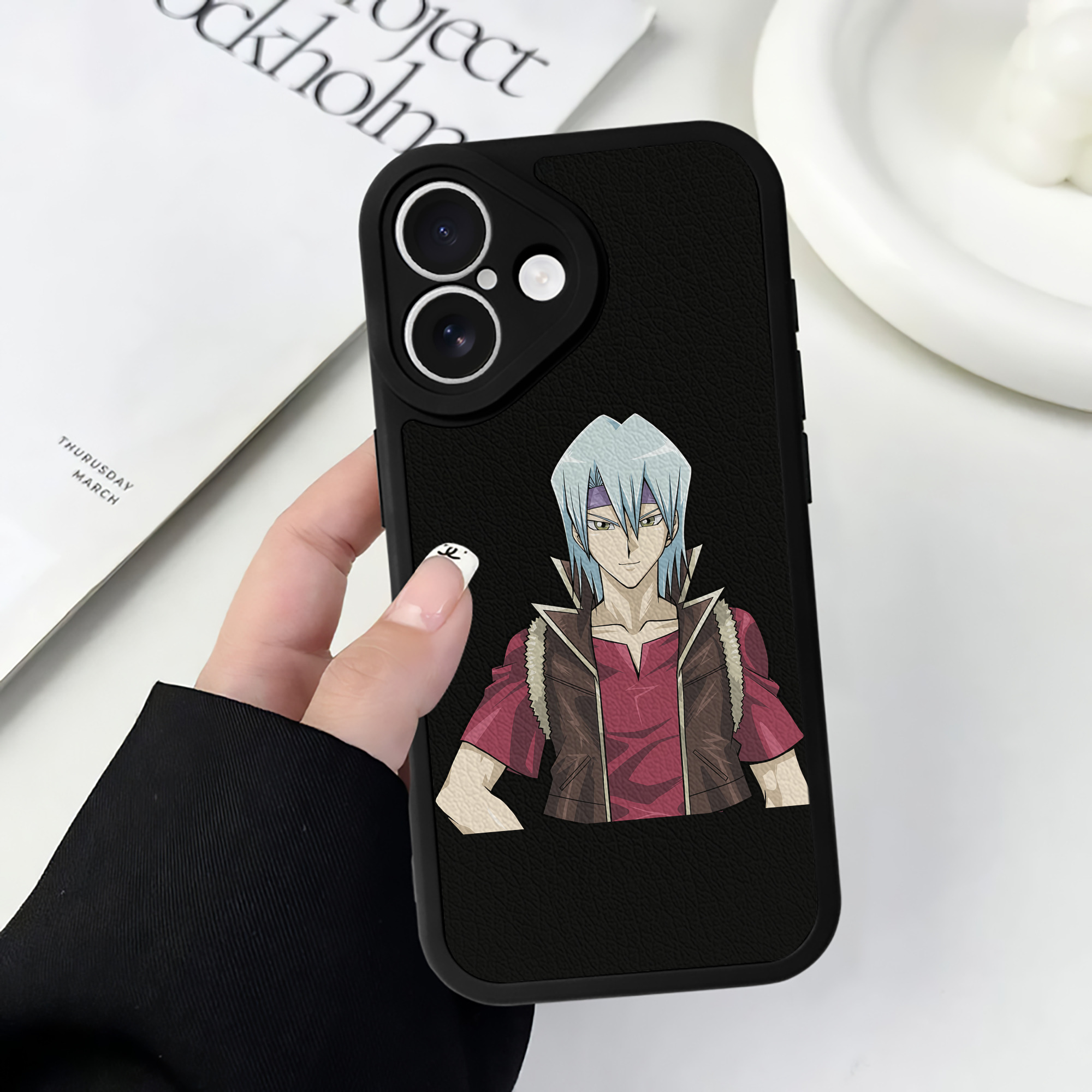 （画像用） 遊☆戯☆王 Yu-Gi-Oh! 【iPhone 16シリーズ対応】シリコンスマホケース（レザー調） 材質：シリコン